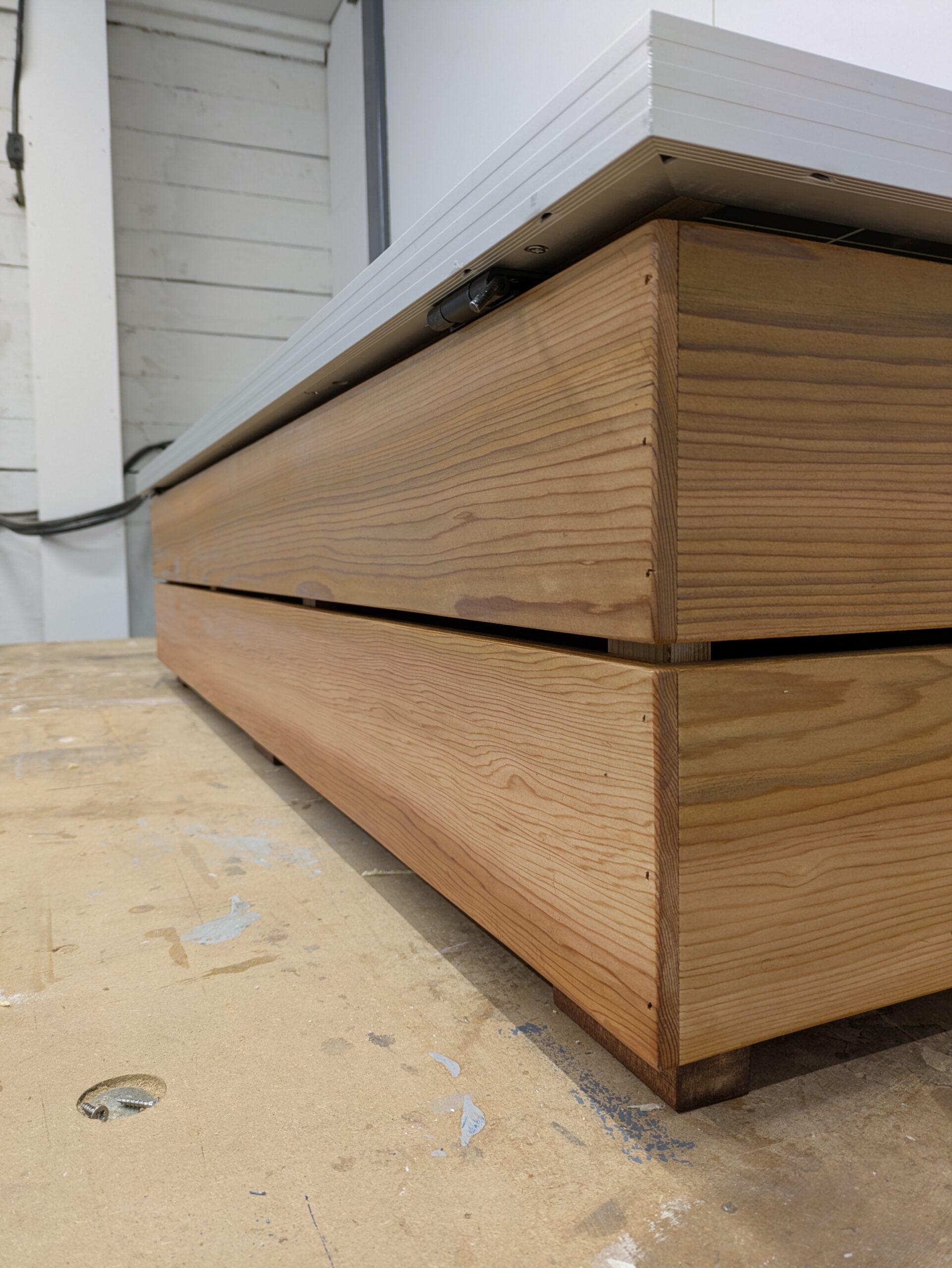 What Wood   Cedar   Corner view